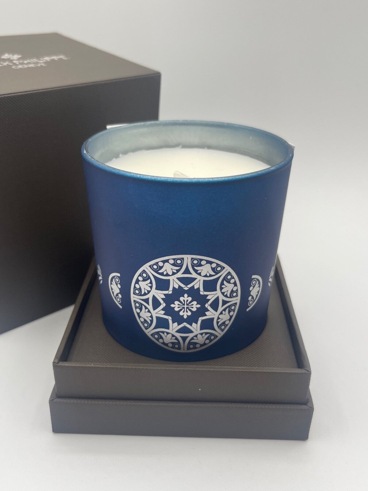 Patek Philippe candela profumata scented candle blue