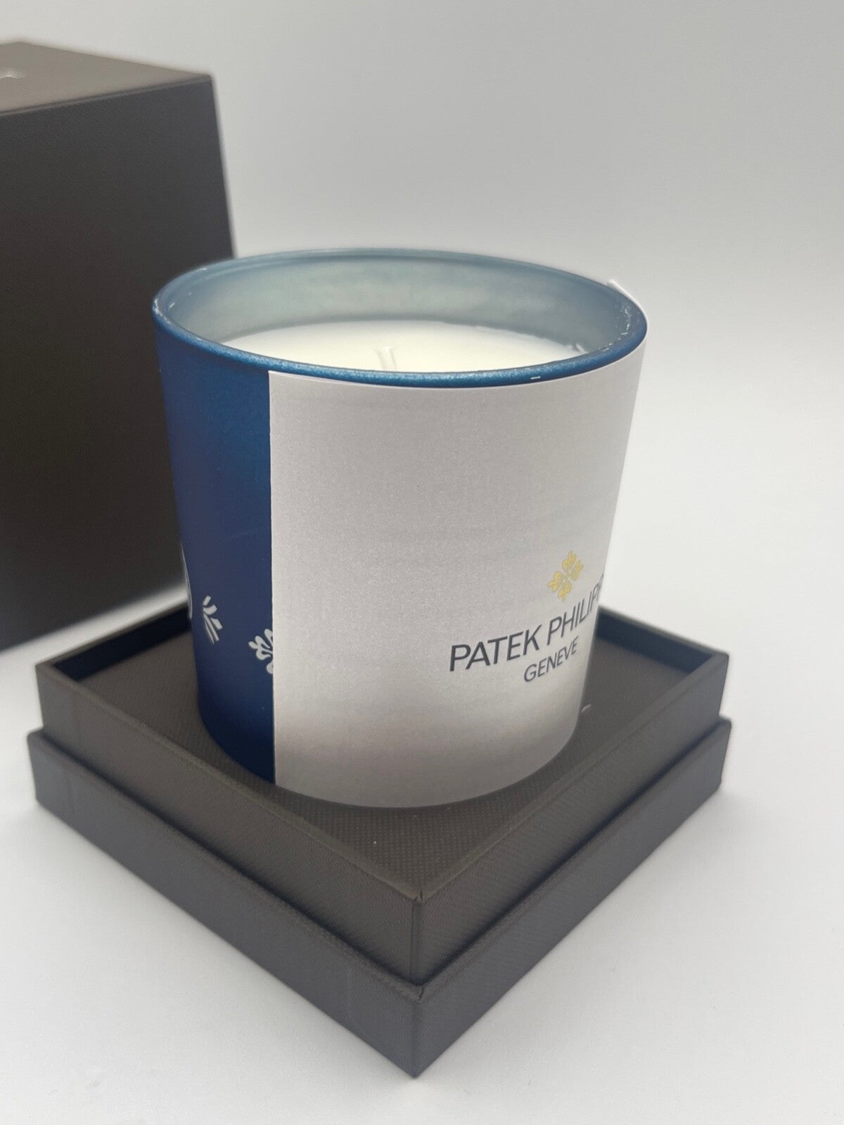 Patek Philippe candela profumata scented candle blue