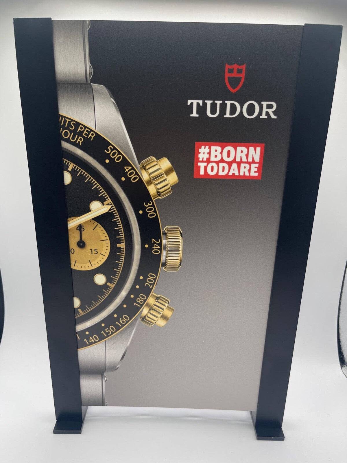 Tudor espositore vetrina dealers born to dare display