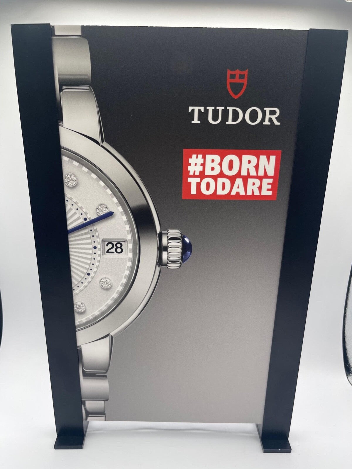 Tudor espositore vetrina dealers born to dare display
