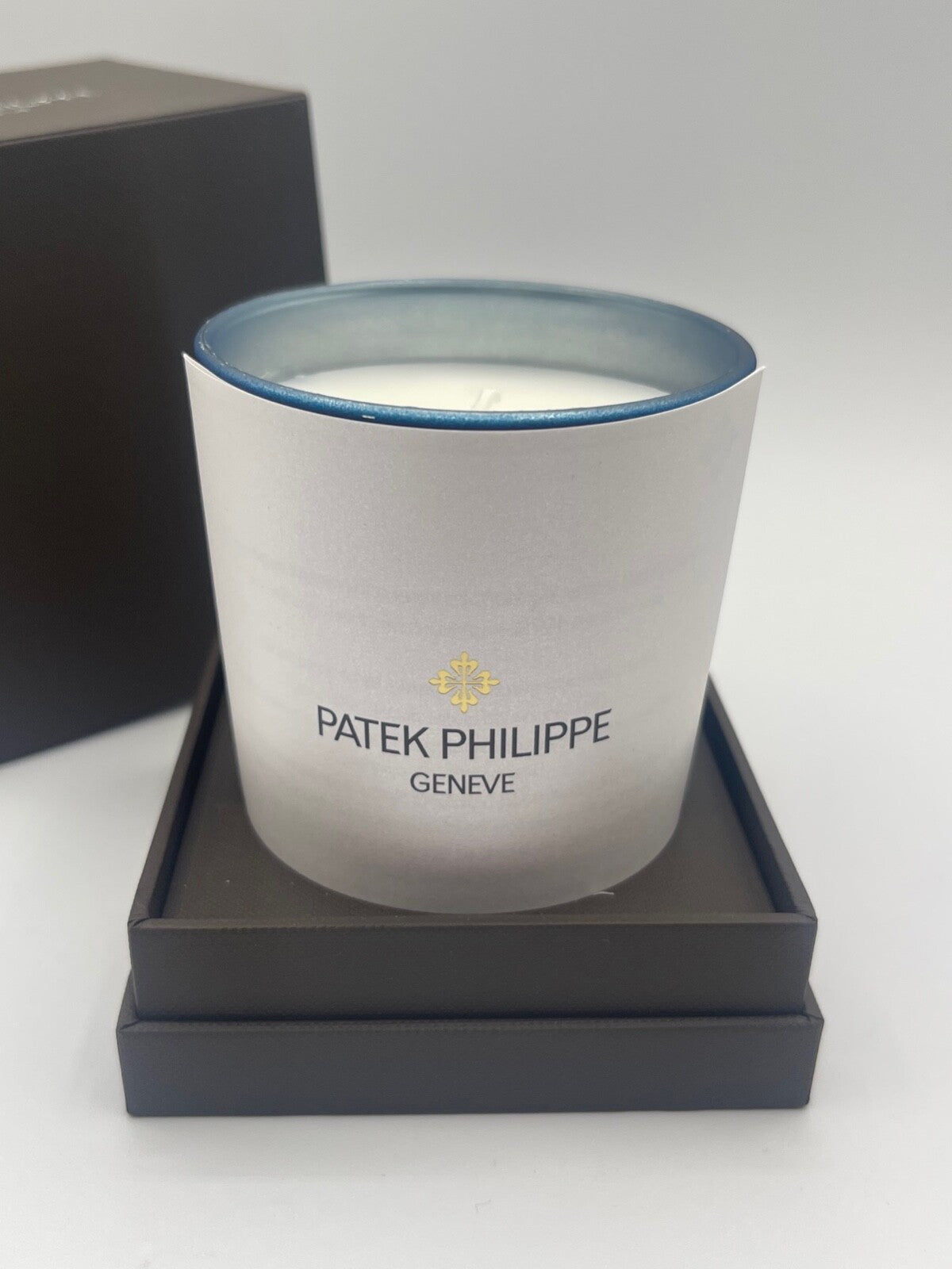 Patek Philippe candela profumata scented candle blue