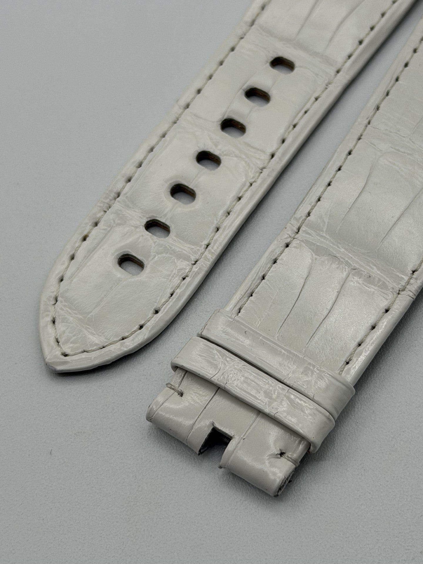 Cartier Tank Divan cinturino orologio pelle alligatore bianca KD74BN22 29/22 mm