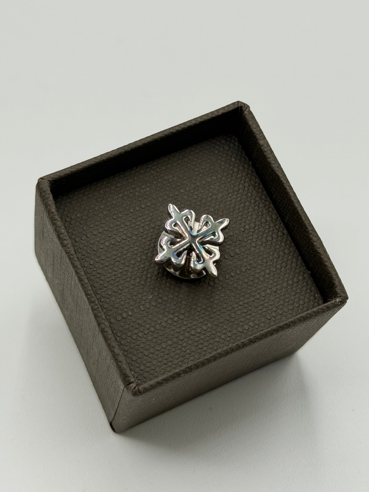 Patek Philippe spilla argento silver pin