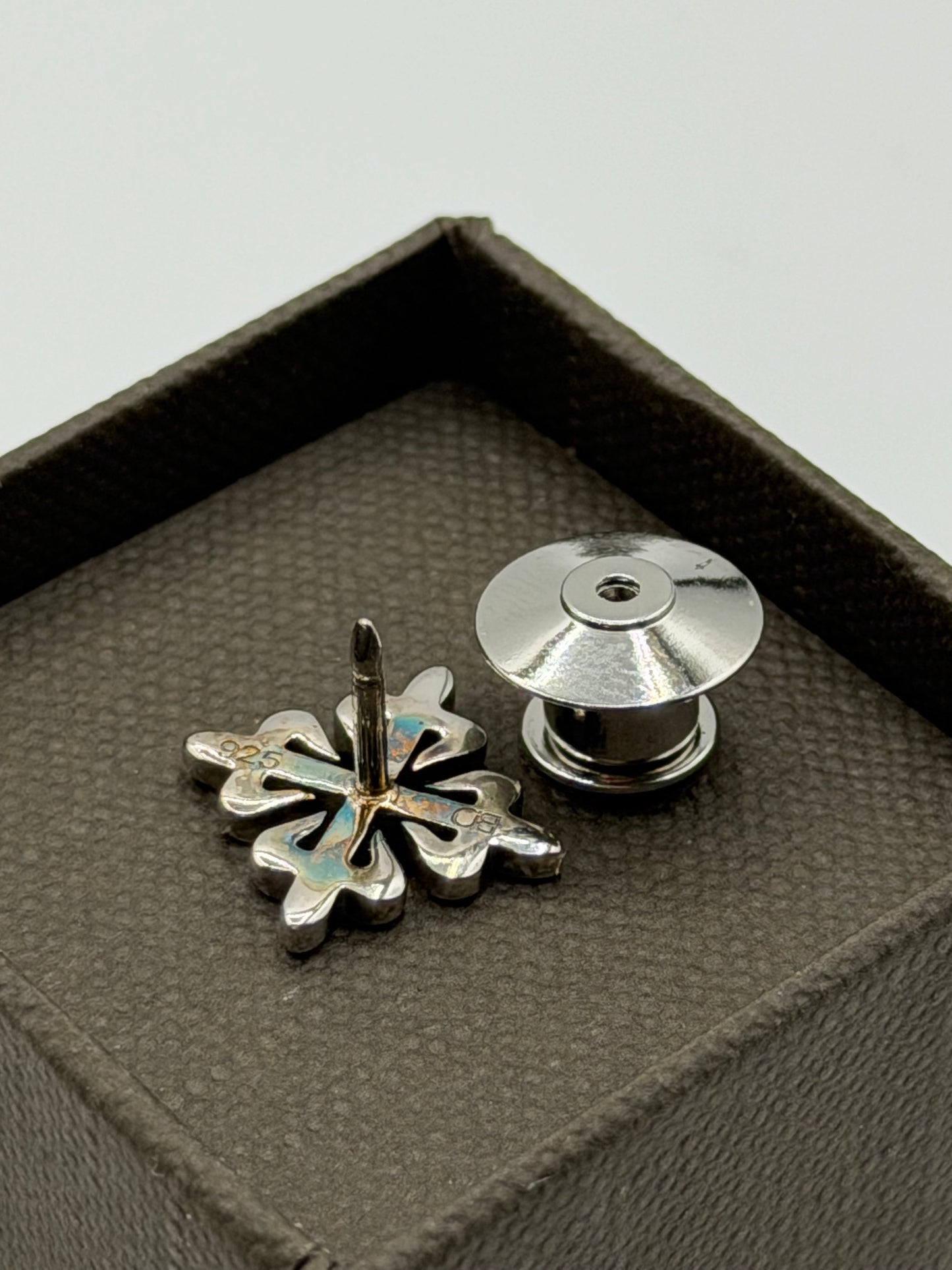 Patek Philippe spilla argento silver pin
