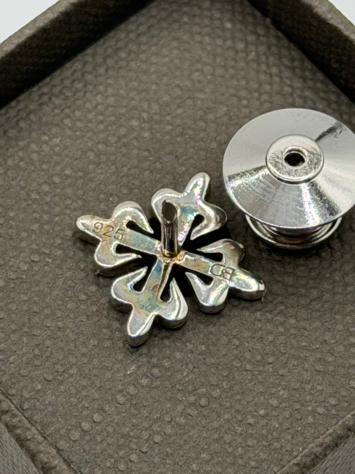 Patek Philippe spilla argento silver pin
