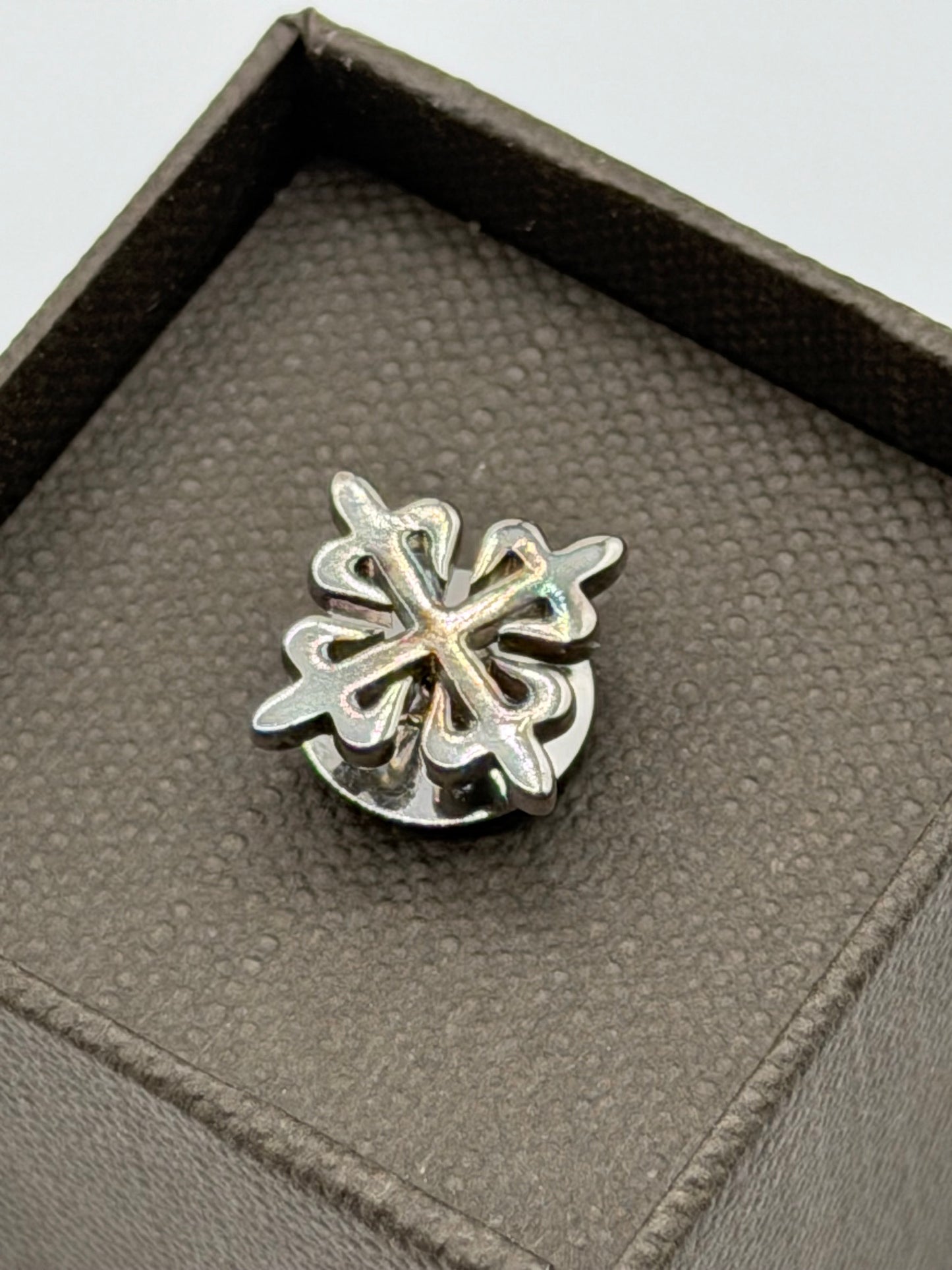 Patek Philippe spilla argento silver pin