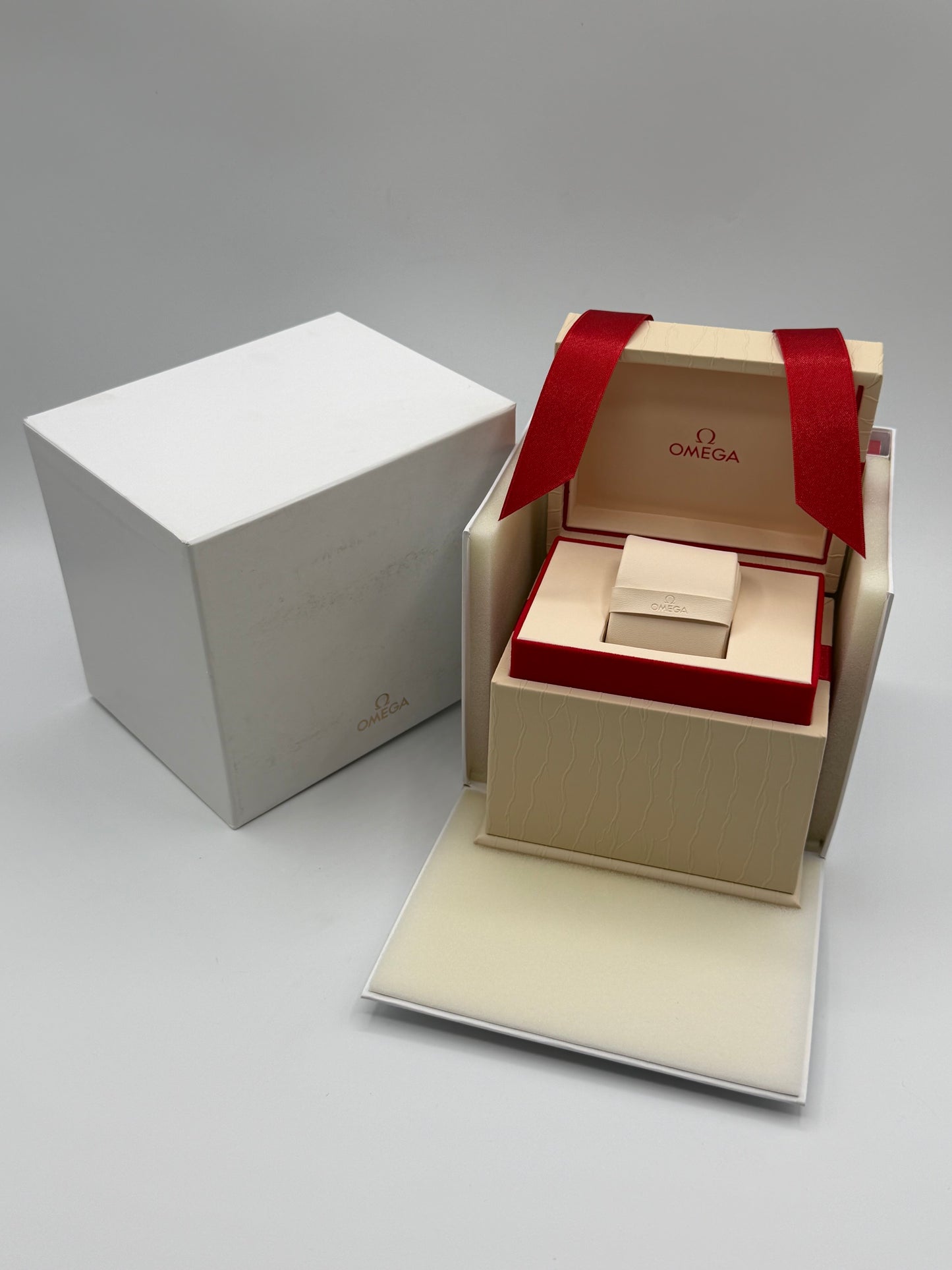 Omega scatola orologio watch box libretto booklet operating instructions 2019-23