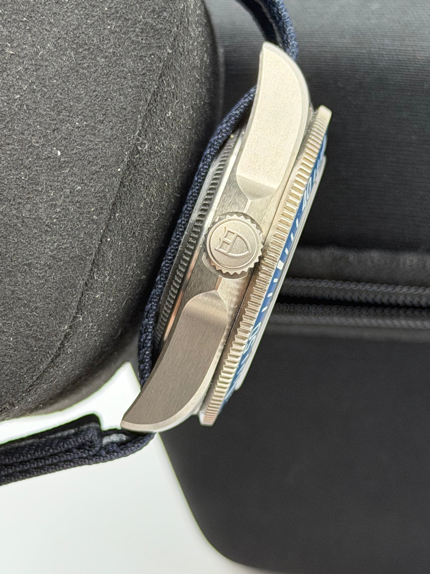 Tudor Pelagos FXD cinturino NATO strap ref 25707B cal MT5602 anno 2024