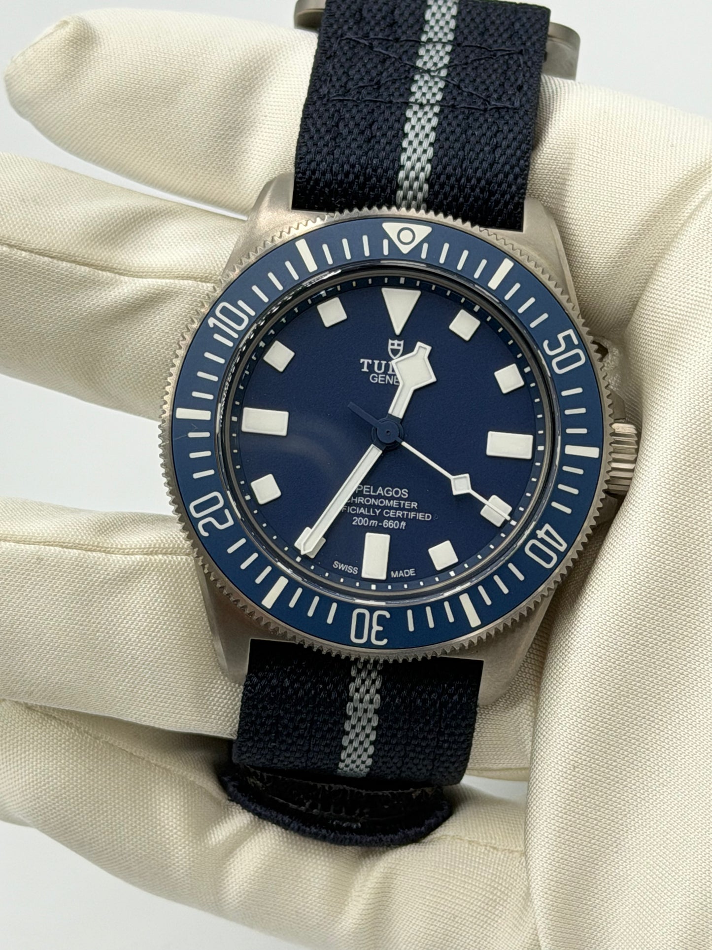 Tudor Pelagos FXD cinturino NATO strap ref 25707B cal MT5602 anno 2024