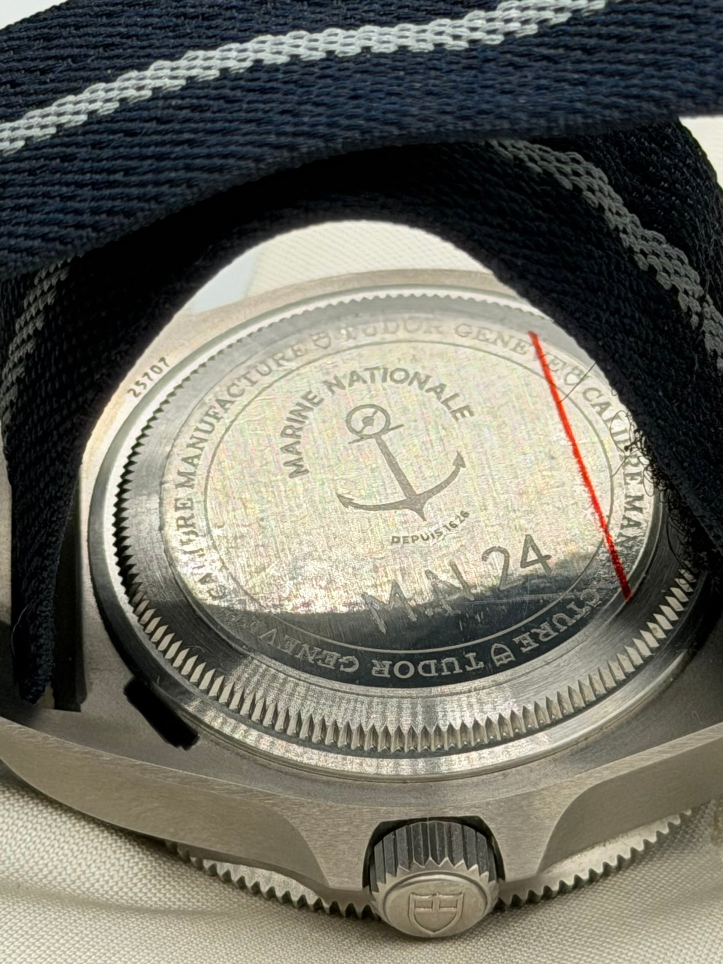 Tudor Pelagos FXD cinturino NATO strap ref 25707B cal MT5602 anno 2024