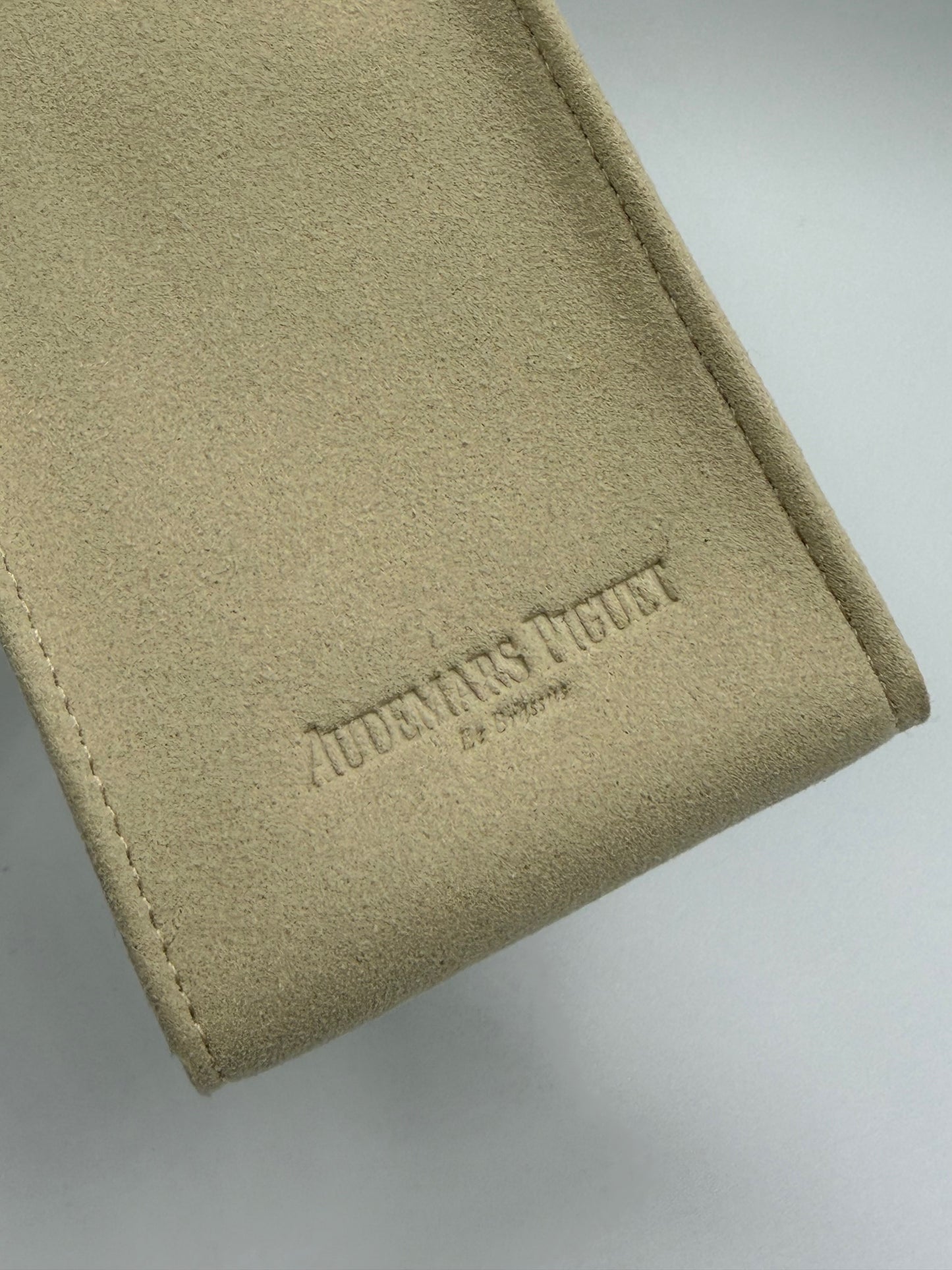 Audemars Piguet pochette viaggio ap clutch box royal oak velluto beige