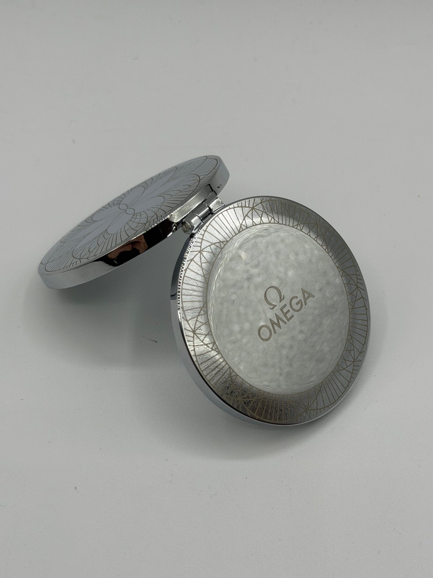 Omega specchio rotondo acciaio steel round mirror